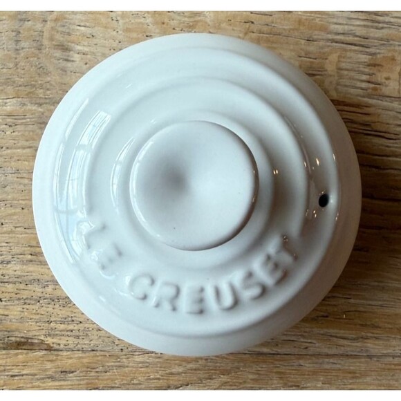 NEW Le Creuset Stoneware Classic Traditional Teapot 1.4 quart 1.3 liters White - Picture 9 of 12